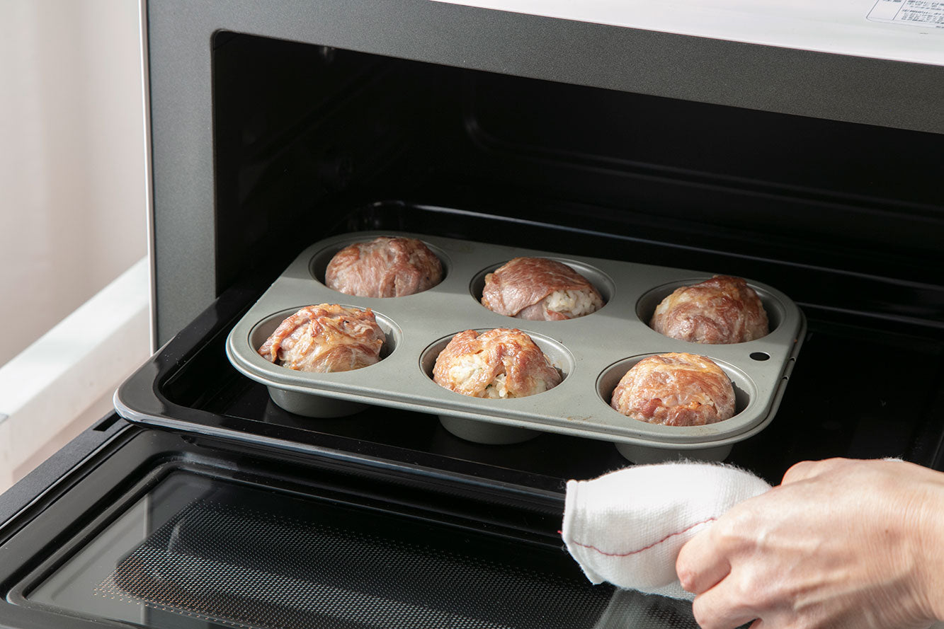 富士ホーローマフィンパンケーキ型で作る肉巻きおにぎり