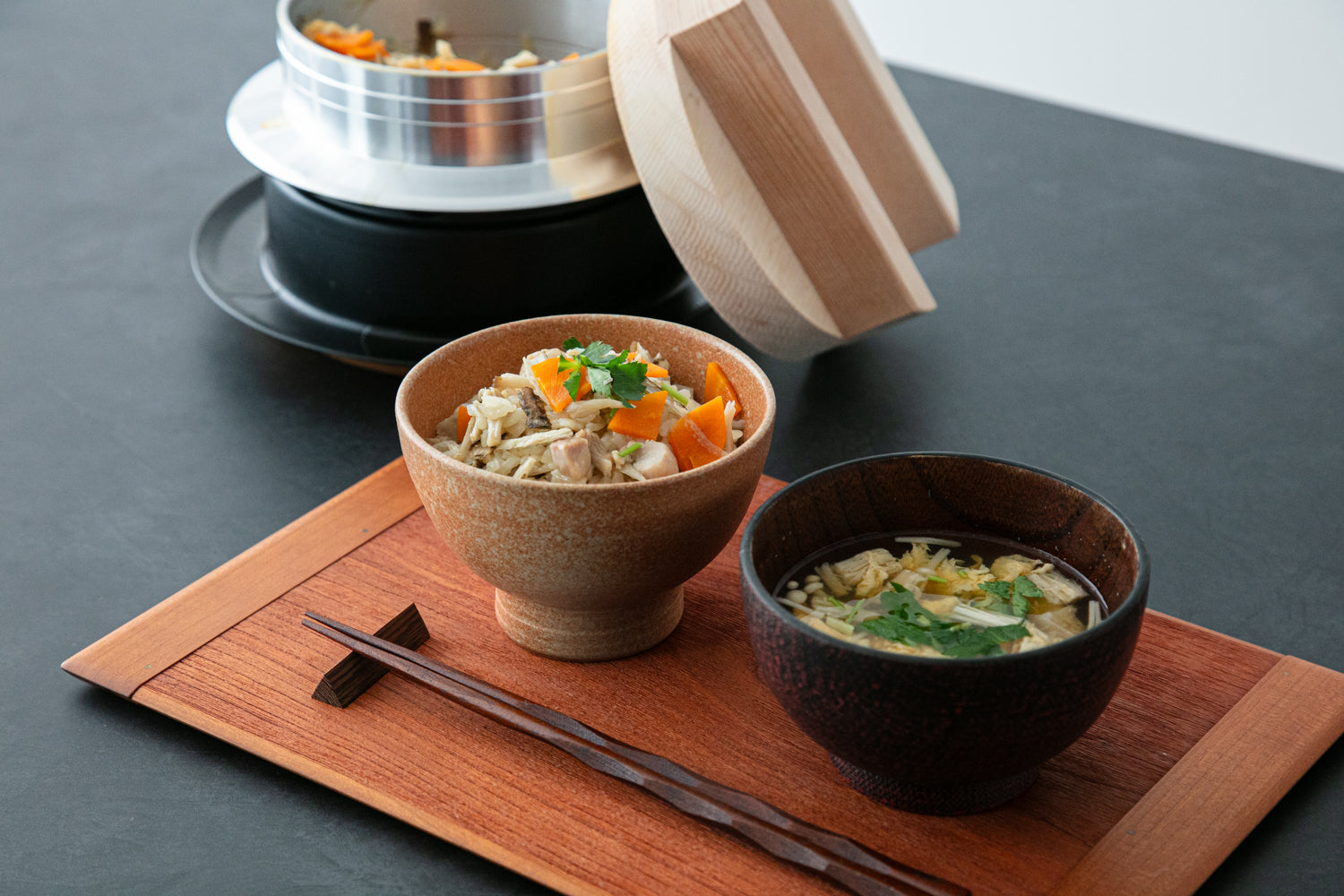 木蓋のご飯釜で作る<br>鶏とごぼうの炊き込みご飯
