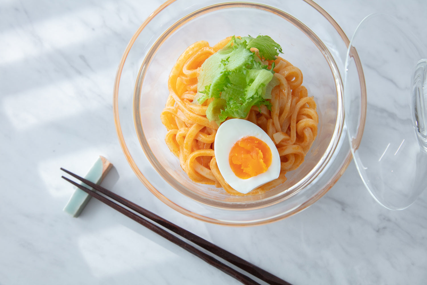 HARIO(ハリオ) ガラスの丼鉢で作る<br>韓国風ビビン麺