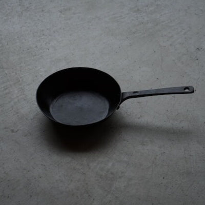 野鍛冶やまご ちょっと深めの鉄フライパン