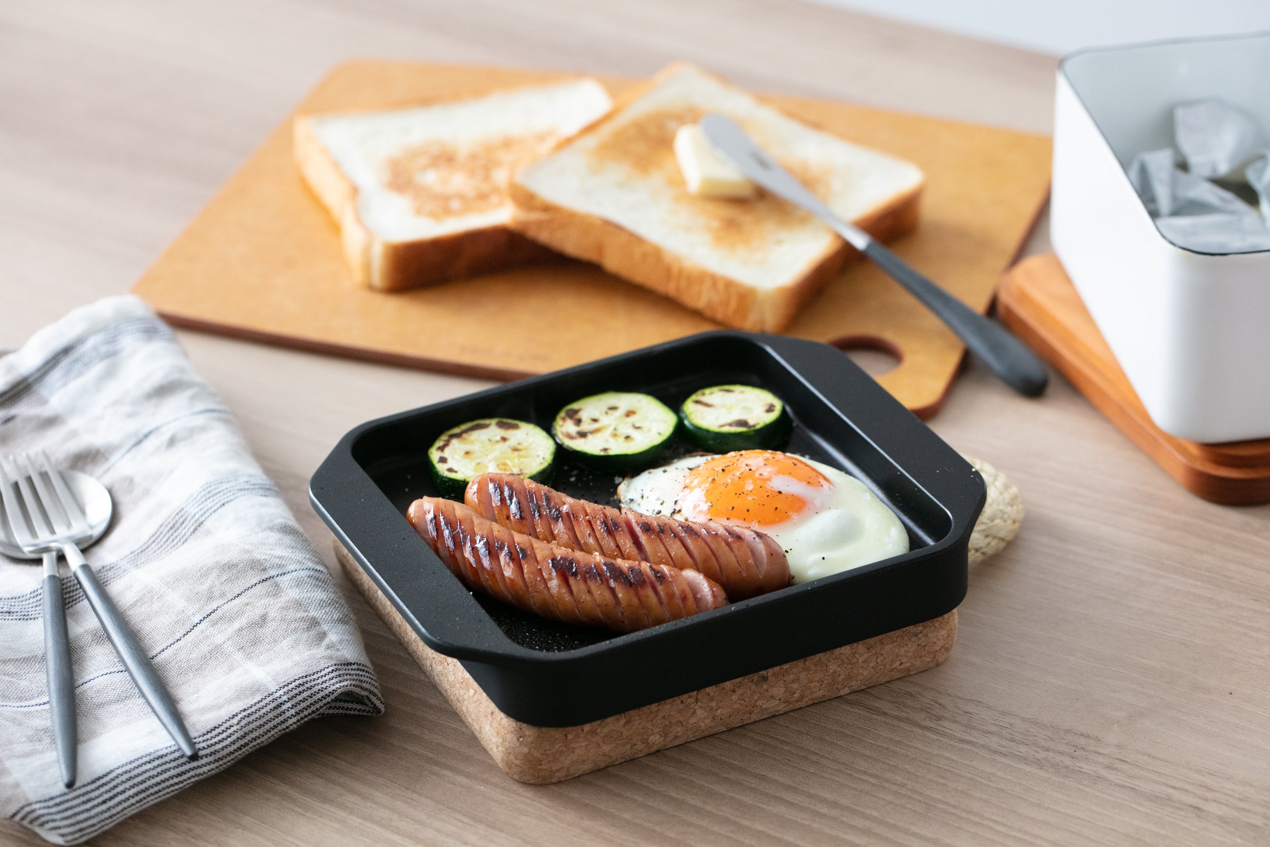 新しい朝食の楽しみ方<br>Sumi Toaster（スミトースター）<br>＆<br>Sumi Ita Grill（スミイタグリル）