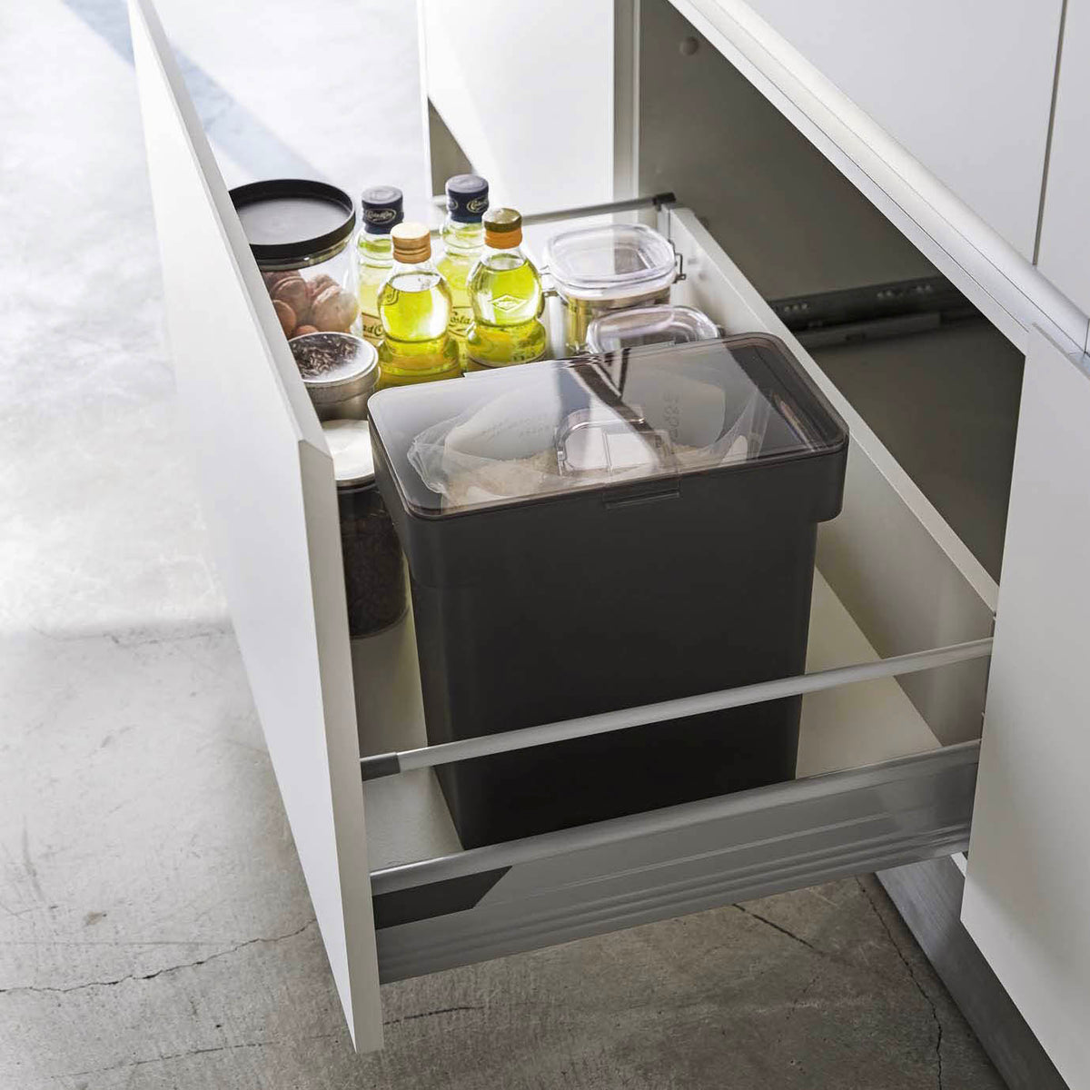 TOWER（タワー）密閉 袋ごと米びつ 5kg ブラック 03376 |キッチン用品