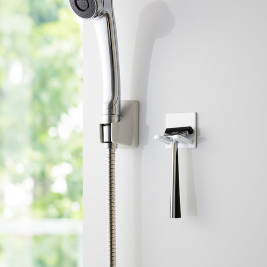 tower（タワー）マグネットバスルームシェーバーホルダー ホワイト