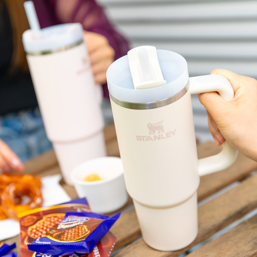 Cクエンストーナー＆クリーム2 STANLEY（スタンレー） H2.0 真空スリムクエンチャー 0.88L クリーム