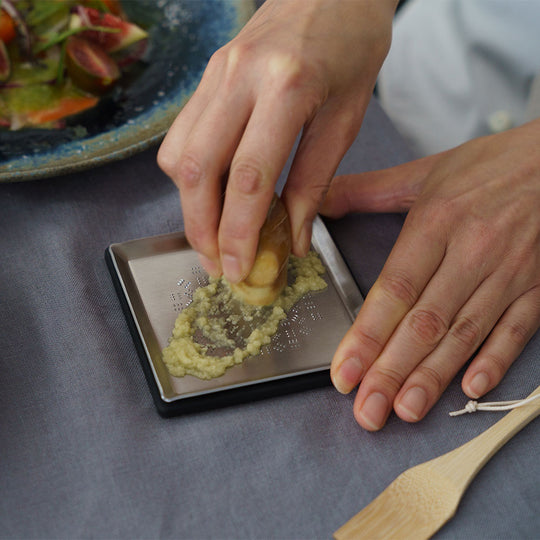 tsuboe(ツボエ) ツボエの極上おろし金 角皿 -kakuzara- 生姜（しょうが）