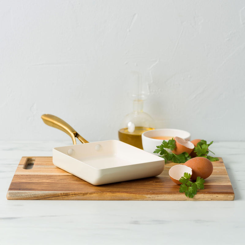 グリーンパンSTUDIO（ストゥディオ）エッグパン クリームホワイト