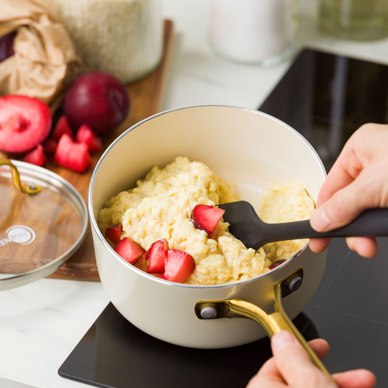 グリーンパンSTUDIO（ストゥディオ）ソースパン 16cm ガラス蓋付き クリームホワイト