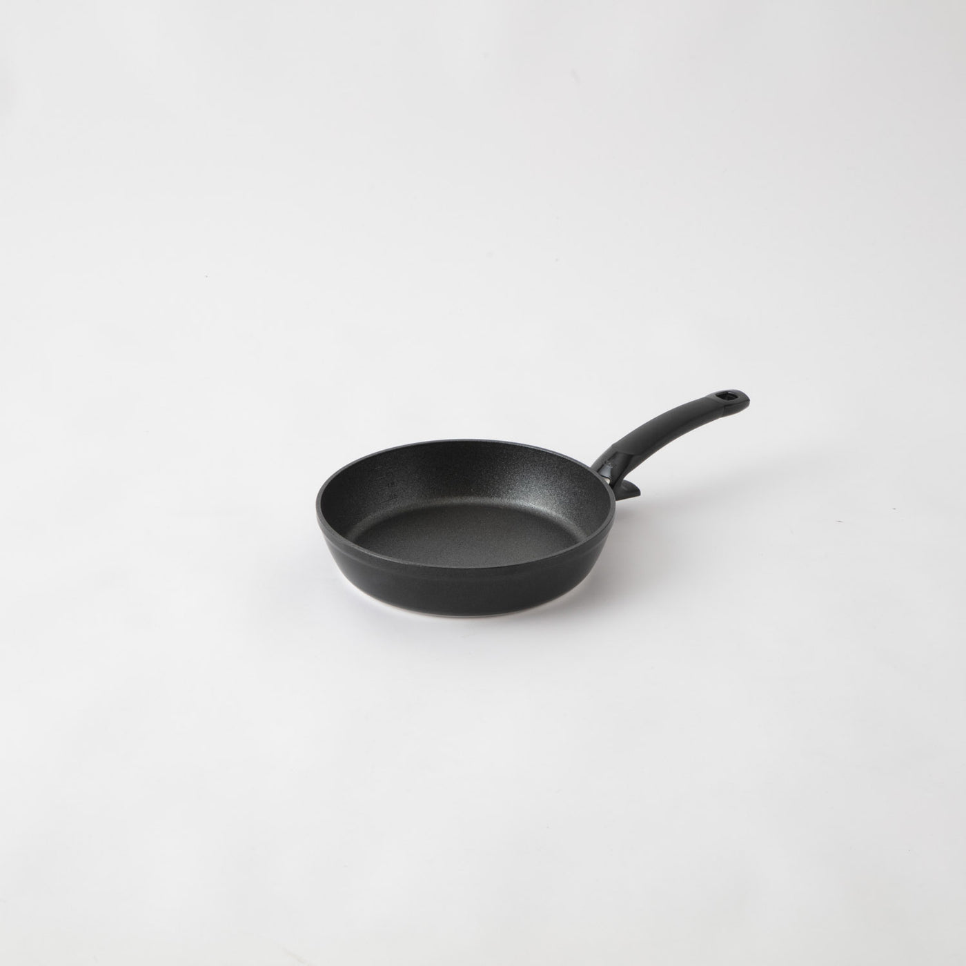 （NON）Fissler adamant comfort フライパン 00306763_01_1400x.jpg?v=1674350478