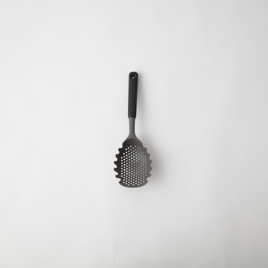 OXO(オクソー)  パスタスクープストレーナー