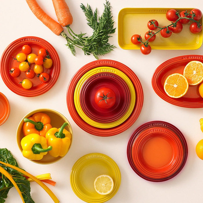 美品 ルクルーゼ フラワープレート 4枚セット キャロットオレンジ 美品 ルクルーゼ フラワープレート 4枚セット キャロットオレンジ