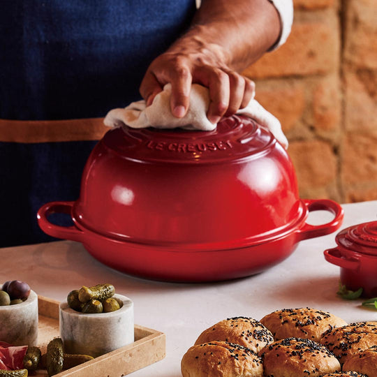 LE CREUSET(ル・クルーゼ)  シグニチャー ブレッド・オーブン 24cm  チェリーレッド