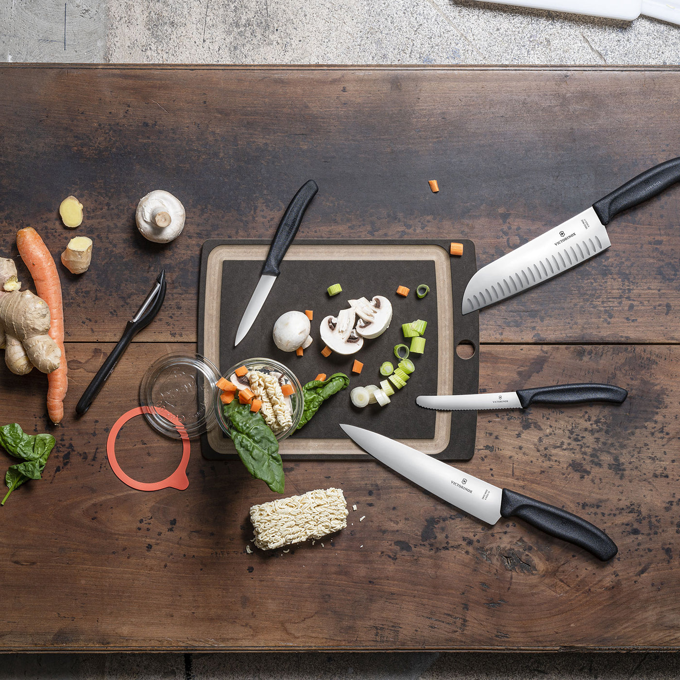 VICTORINOX（ビクトリノックス）スイスクラシック トマト・ベジタブル