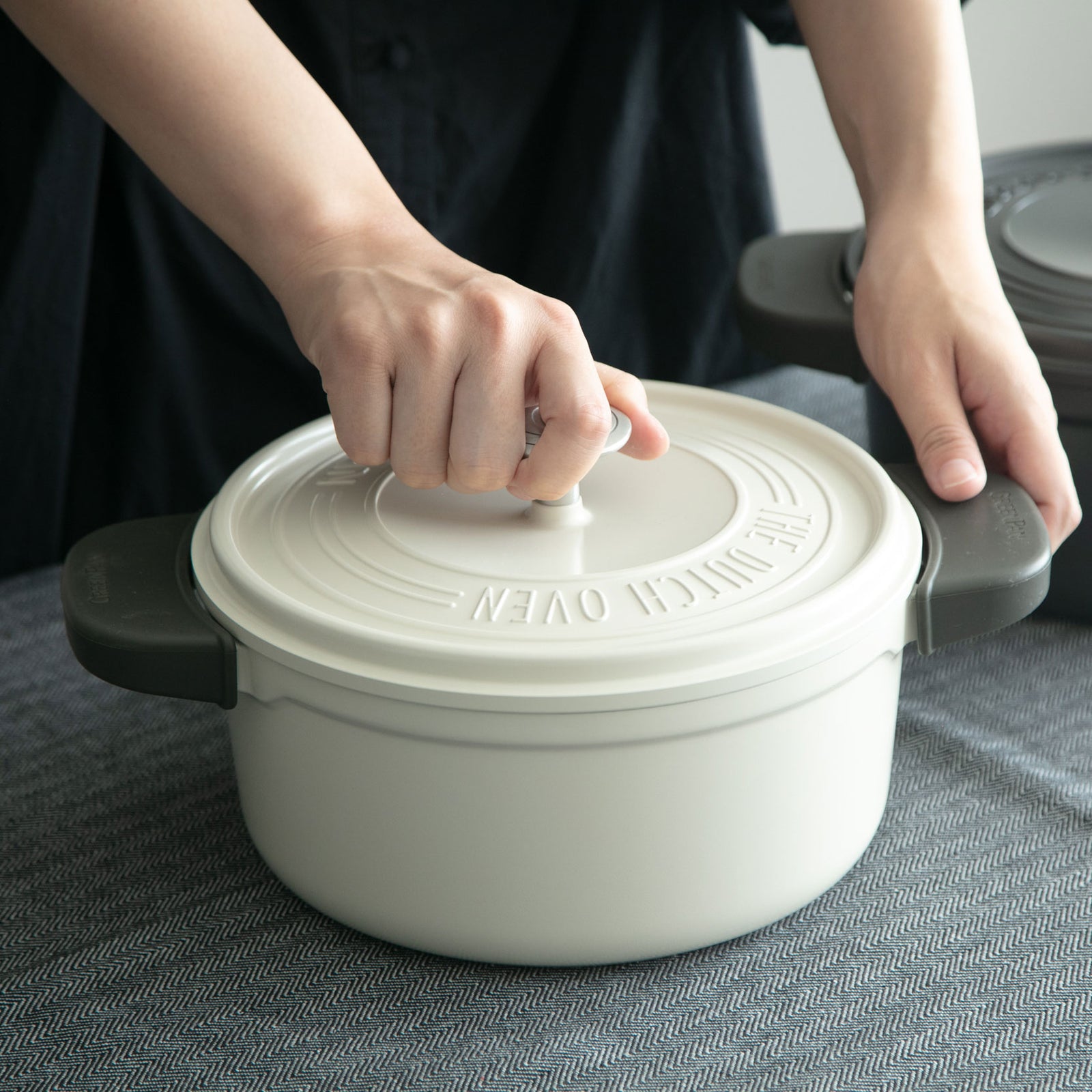 グリーンパン フェザーウェイト ココットラウンド 22cm クリーム グリーンパン フェザーウェイト ココットラウンド 22cm クリーム