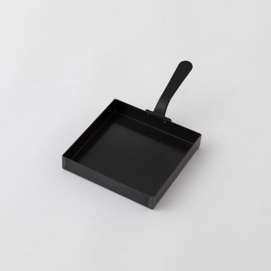 la base（ラバーゼ） 鉄玉子焼き器18x18cm